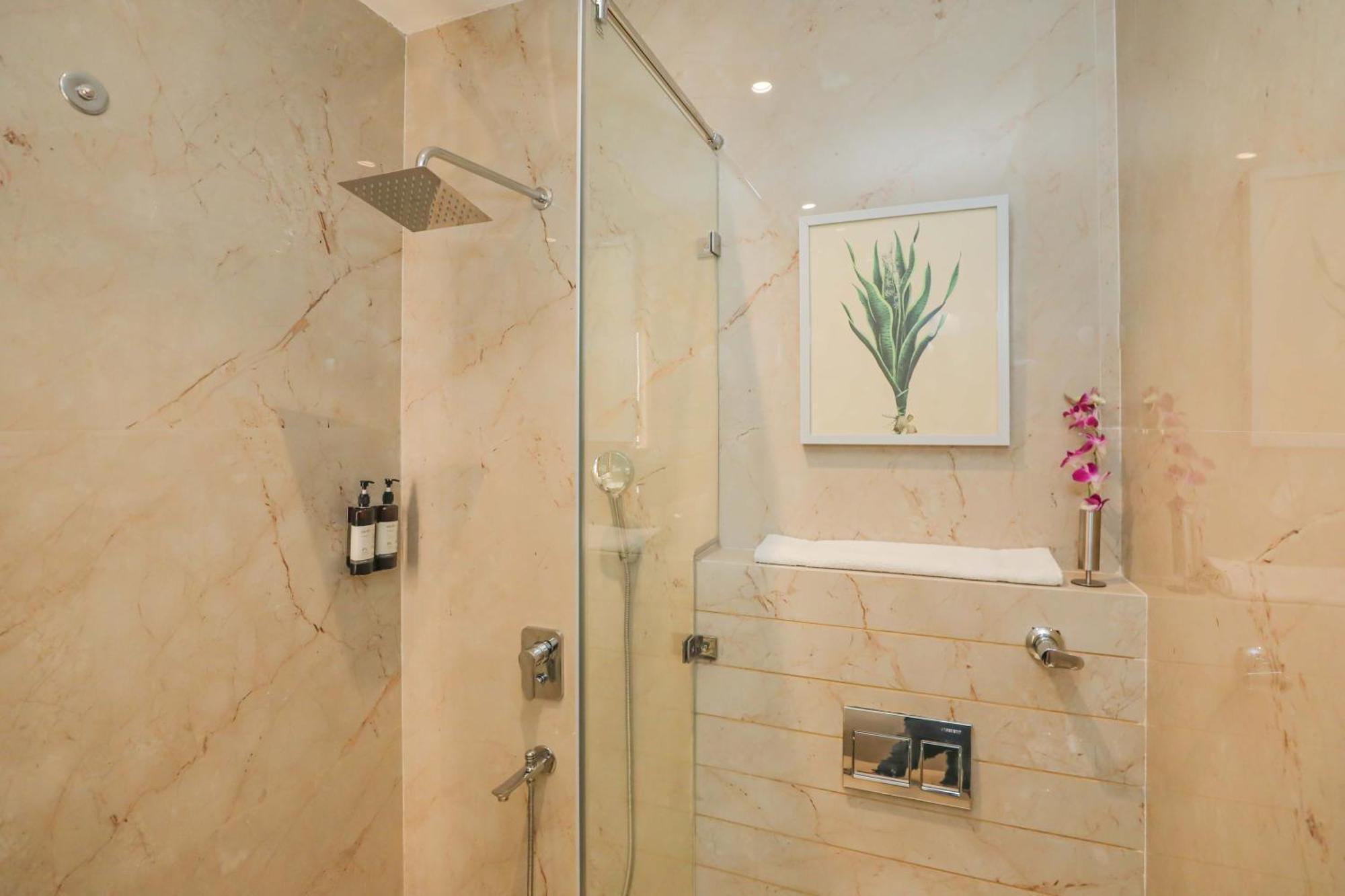 Regenta Place Phagwara By Royal Orchid Hotels Limited Exterior foto
